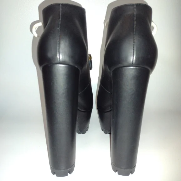 ON HOLD 🎀 Gucci "Kayla" Calfskin Lifford Lace Up Boots - Picture 15 of 16